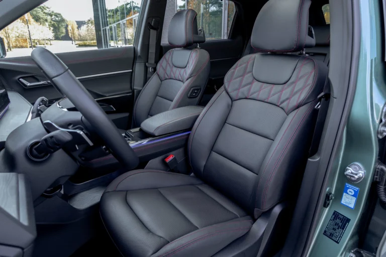 665433-KGM-Acyton-021-30ddcd-xlarge_webp-1775567938