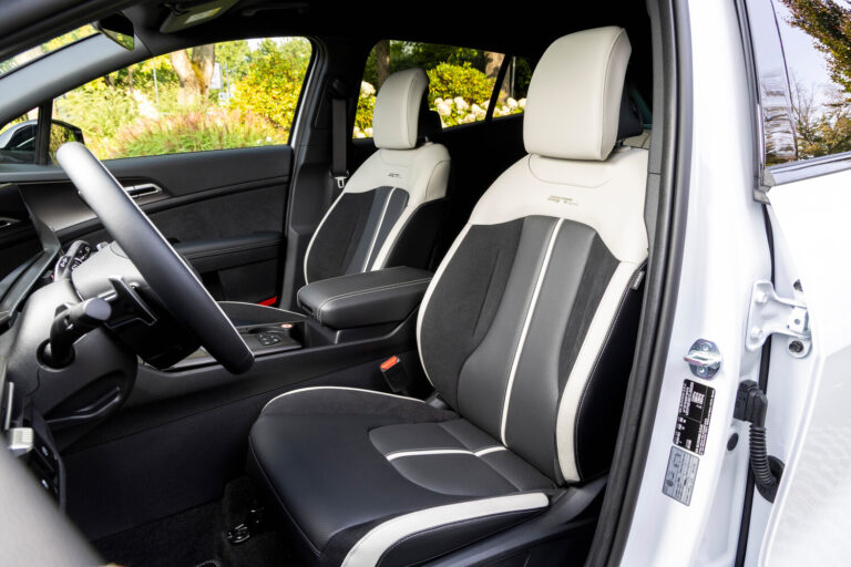 KIA_Sportage_GT-Line_interior_01