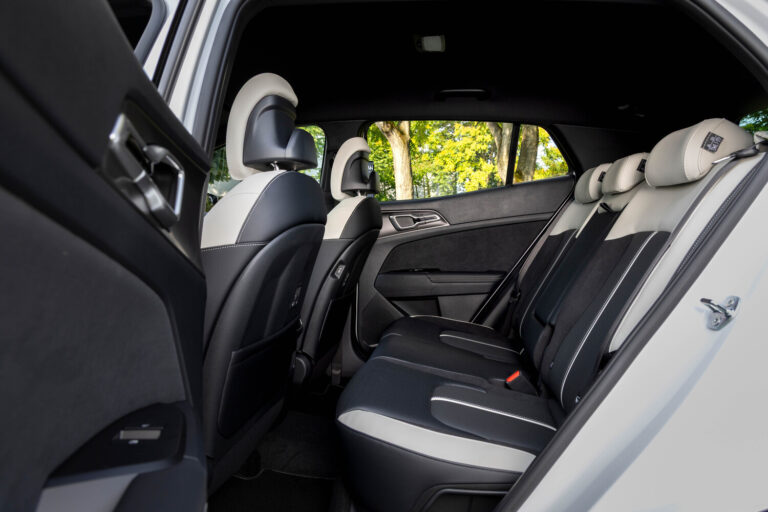 KIA_Sportage_GT-Line_interior_03