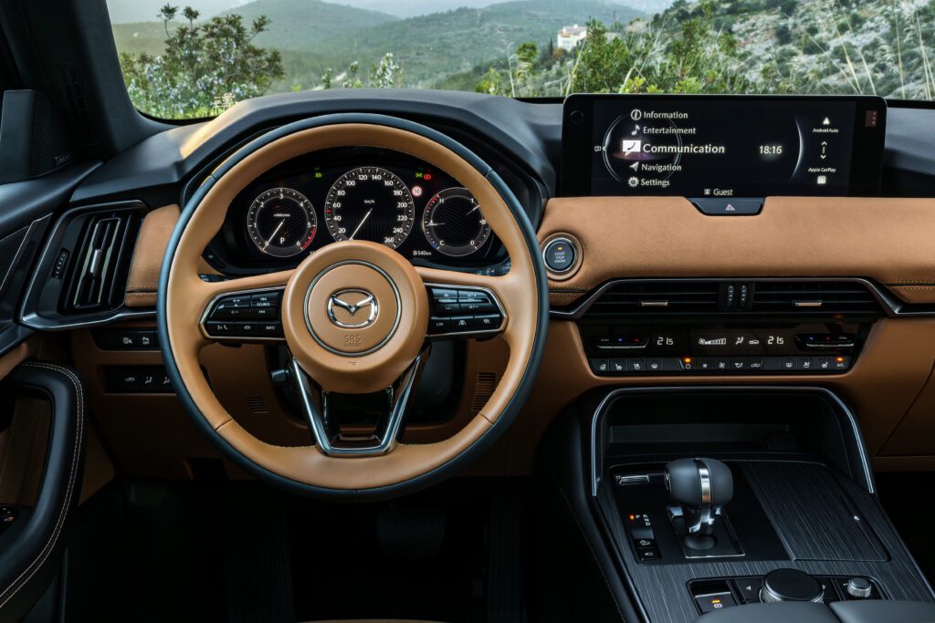 2026_mazda_cx-60_spain_pg_int_02_lowres