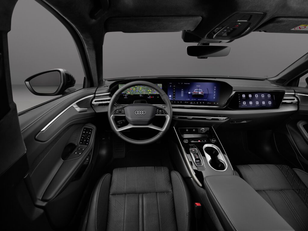 Audi A6 allroad interior: The digitally driven cockpit with the MMI panoramic display and a clear architecture creates a modern and intuitive driving experience.
