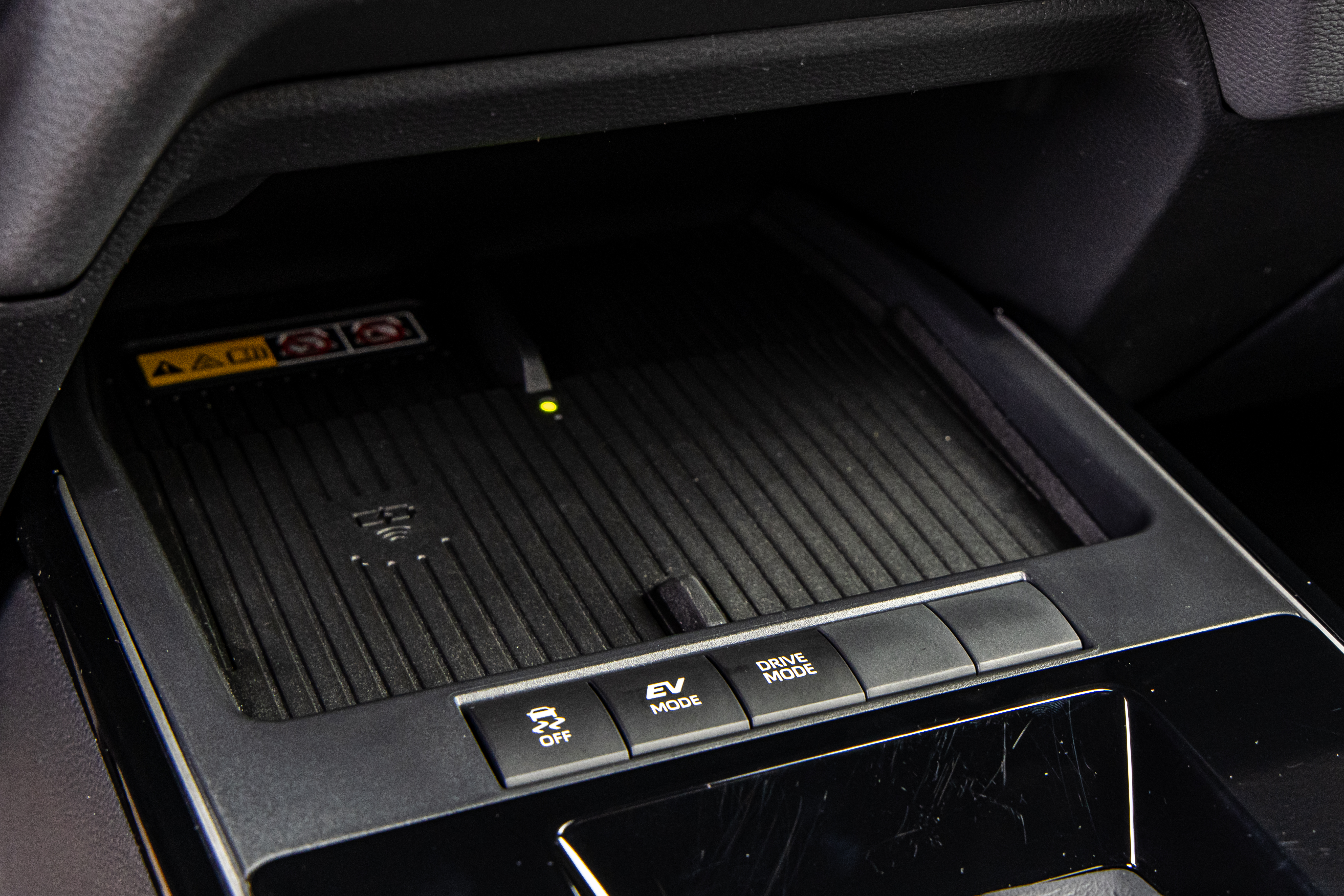 92691-toyotacorollacrossinterior005
