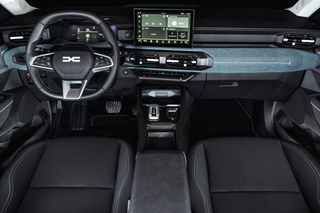 Dacia Striker Journey hybrid 155 Frost-Grün (10)