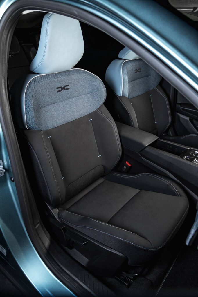 Dacia Striker Journey hybrid 155 Frost-Grün (40)