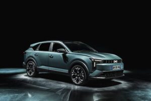 Dacia Striker im Test: Der Crossover-Kombi als neuer Preis-Leistungs-Kracher