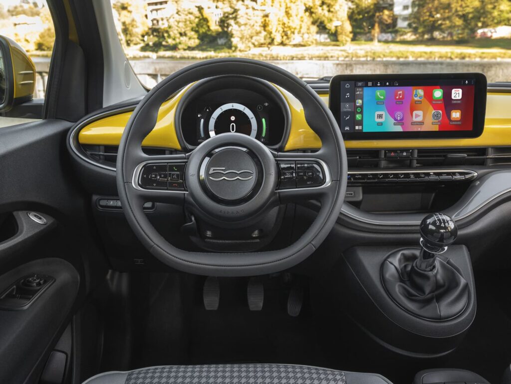 fiat-500-hybrid-interiors (1)