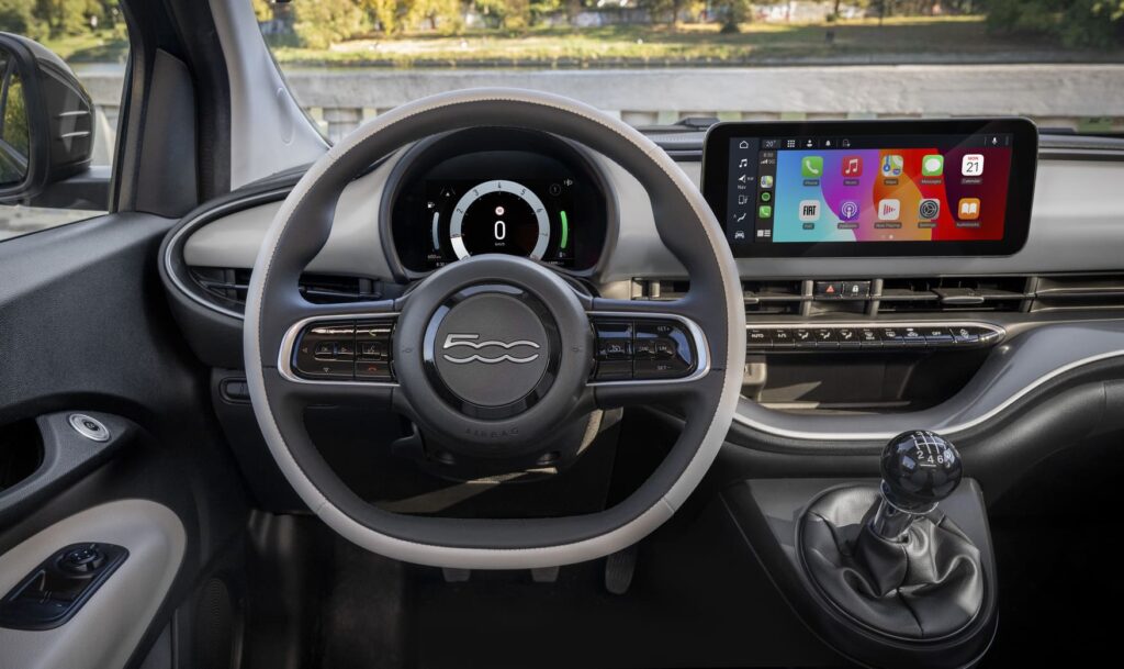 fiat-500-hybrid-interiors