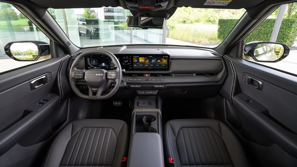 kia_seltos_x-line_awd_tan_beige_interior_digital_1920x1080-001