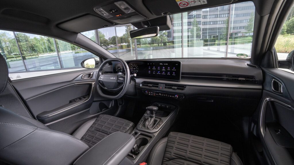 kia_xceed_morning-haze_interior_digital_1920x1080-004