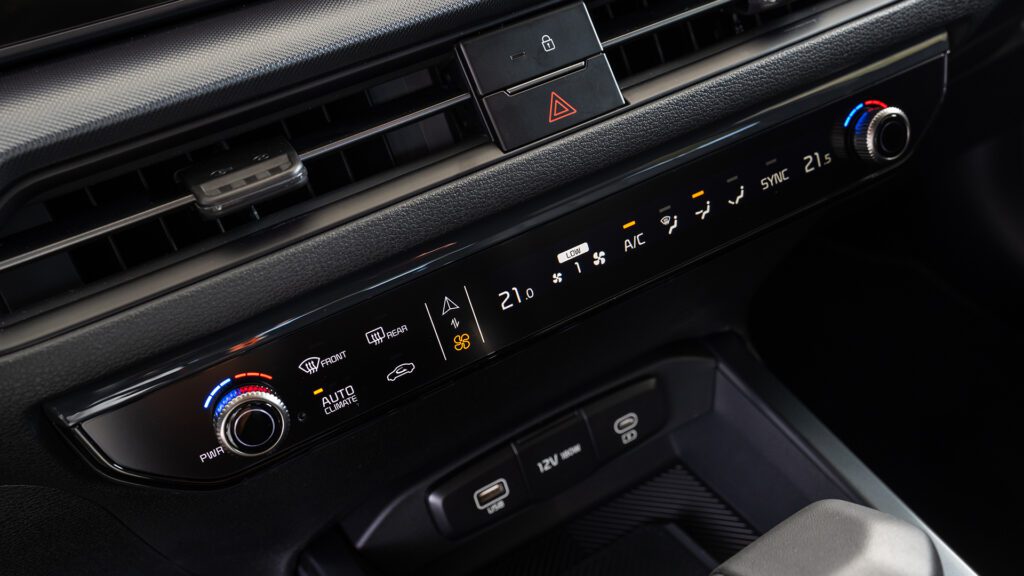 kia_xceed_morning-haze_interior_digital_1920x1080-016